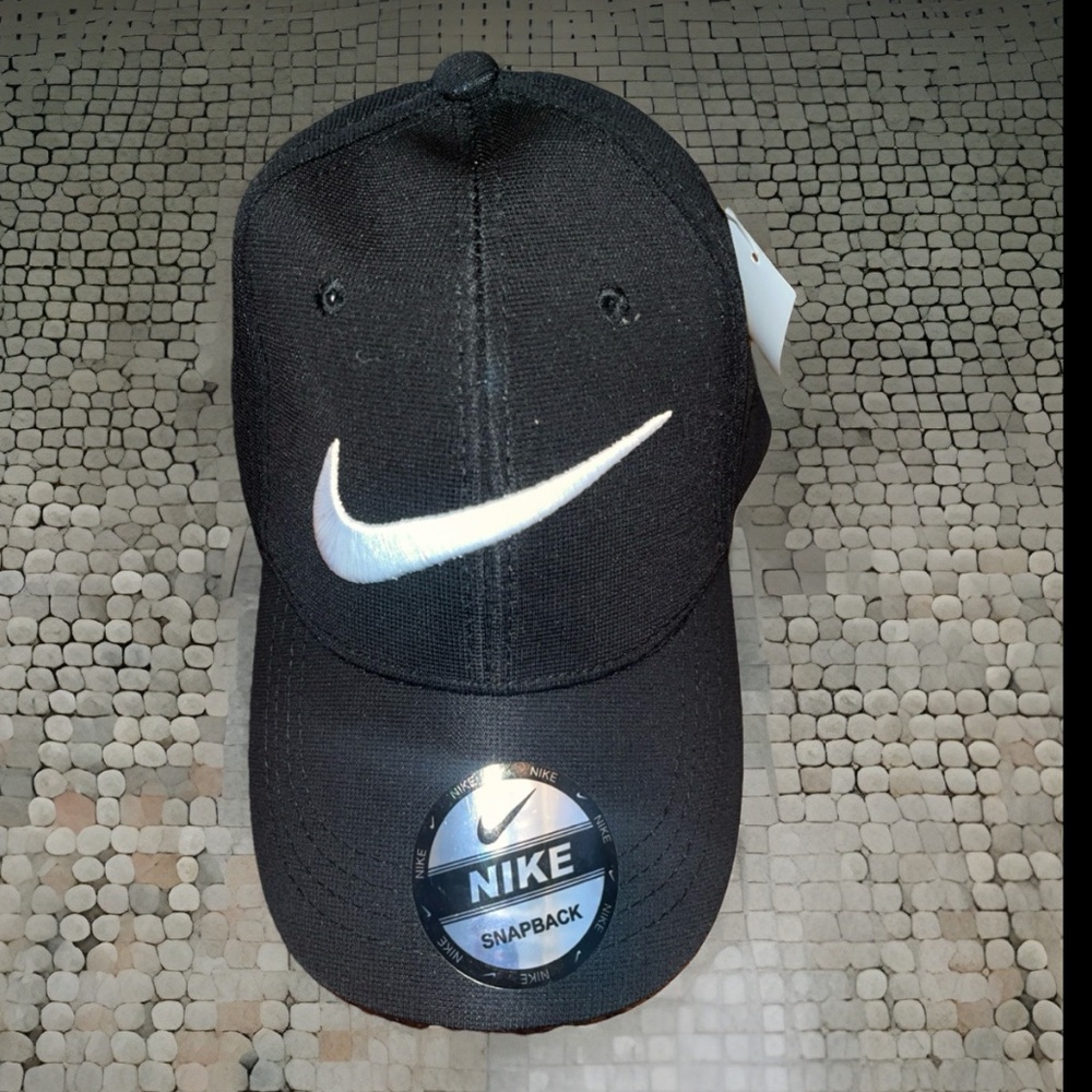 NIKE DRI FIT SNAP BACK HATS WITH BOLD LOGO GOLD HARDWARE